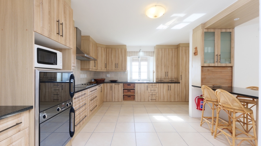 5 Bedroom Property for Sale in Struisbaai Western Cape